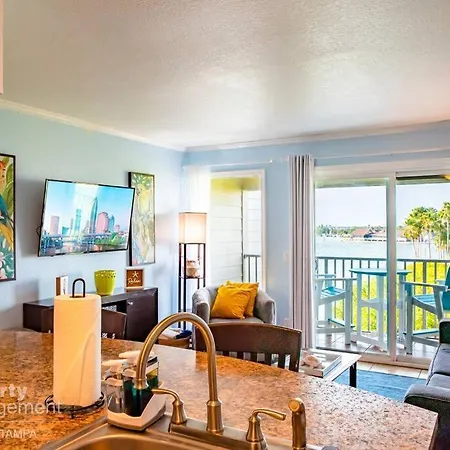 Tropical Serenity-Water View Heated Pool Tiki Bar Tampa Exterior photo