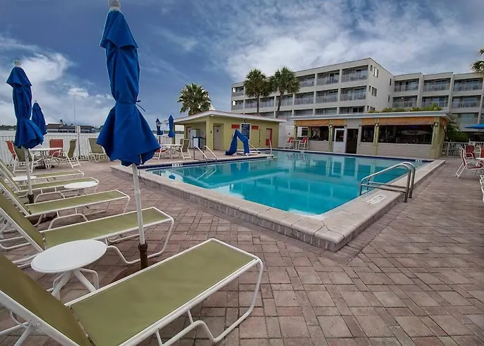 Tropical Serenity-Water View Heated Pool Tiki Bar